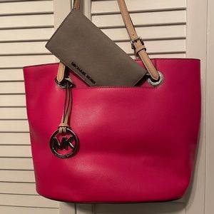 Hot Pink Michael kors bucket bag with wallet